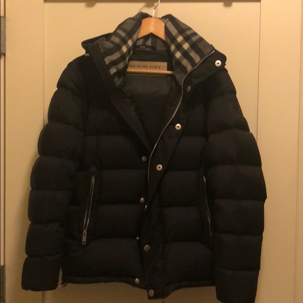 Burberry detachable sleeve hooded puffer jacket